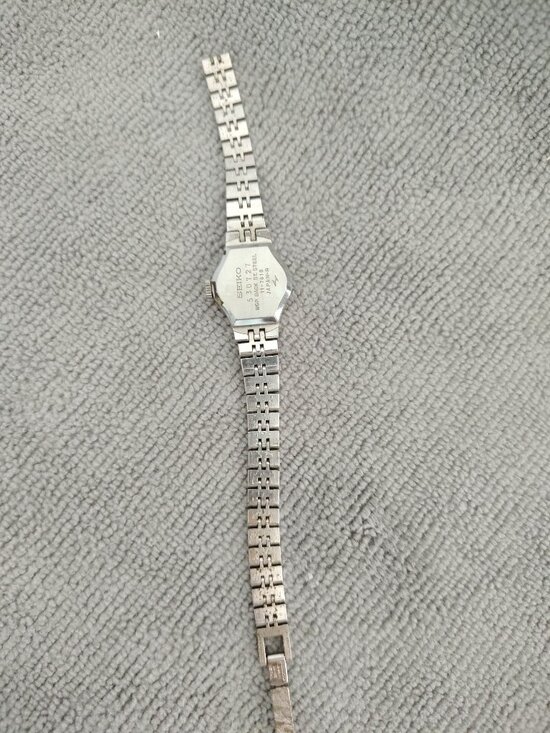 Seiko White Gold Plated  Women\'s Classic White Dial Quartz Watch